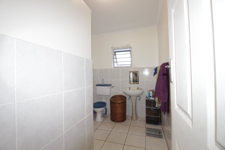 2 Bedroom Property for Sale in Paradise Beach Eastern Cape